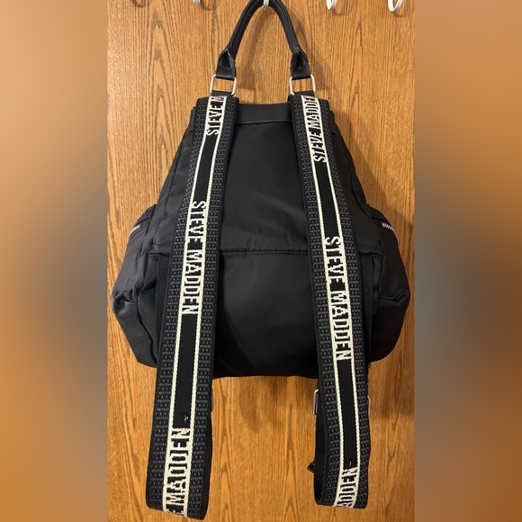 CLEARANCE!! Steve Madden Large Bsolly Backpack - Picture 6 of 11